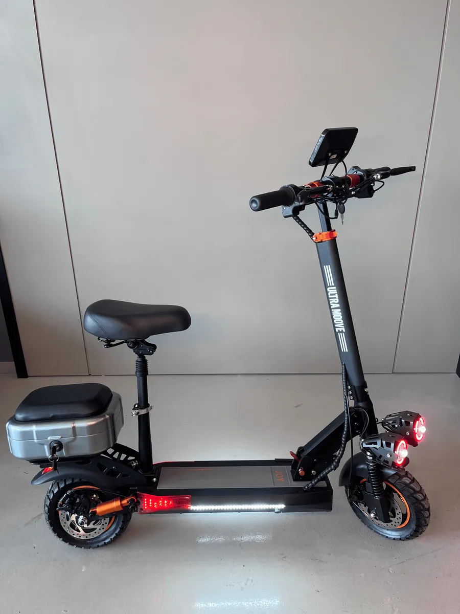 Detalhe técnico do Patinete elétrico Ultra Moove Joy